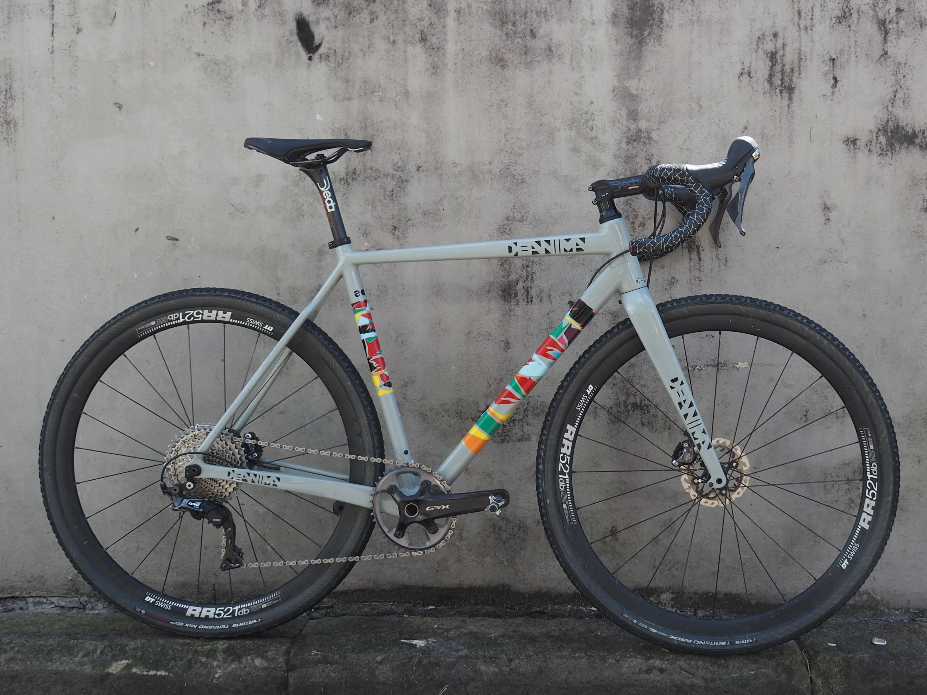 DEANIMA SOUL CUSTOM CARBON GRAVEL BIKE