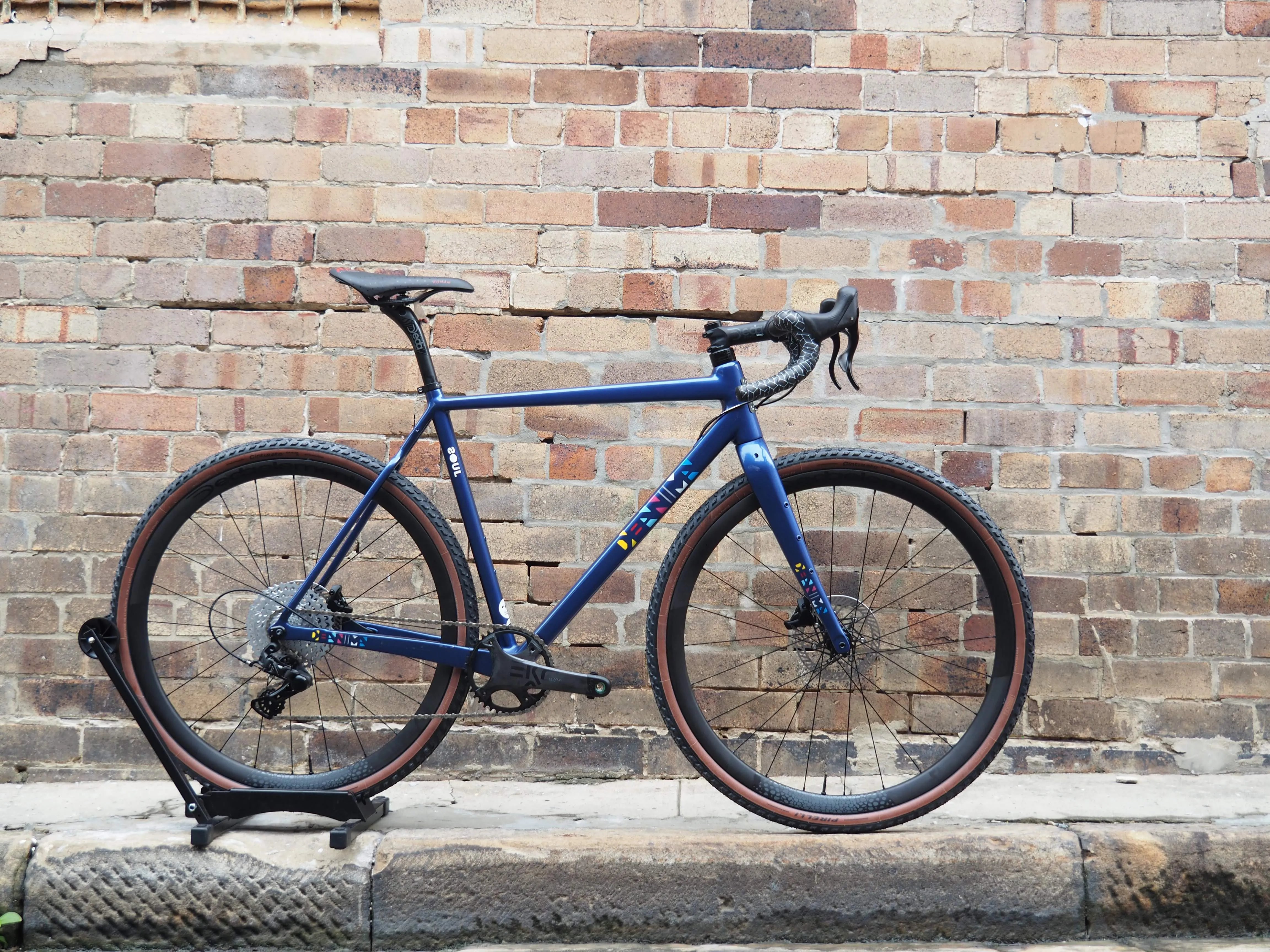 DEANIMA SOUL CUSTOM CARBON GRAVEL BIKE