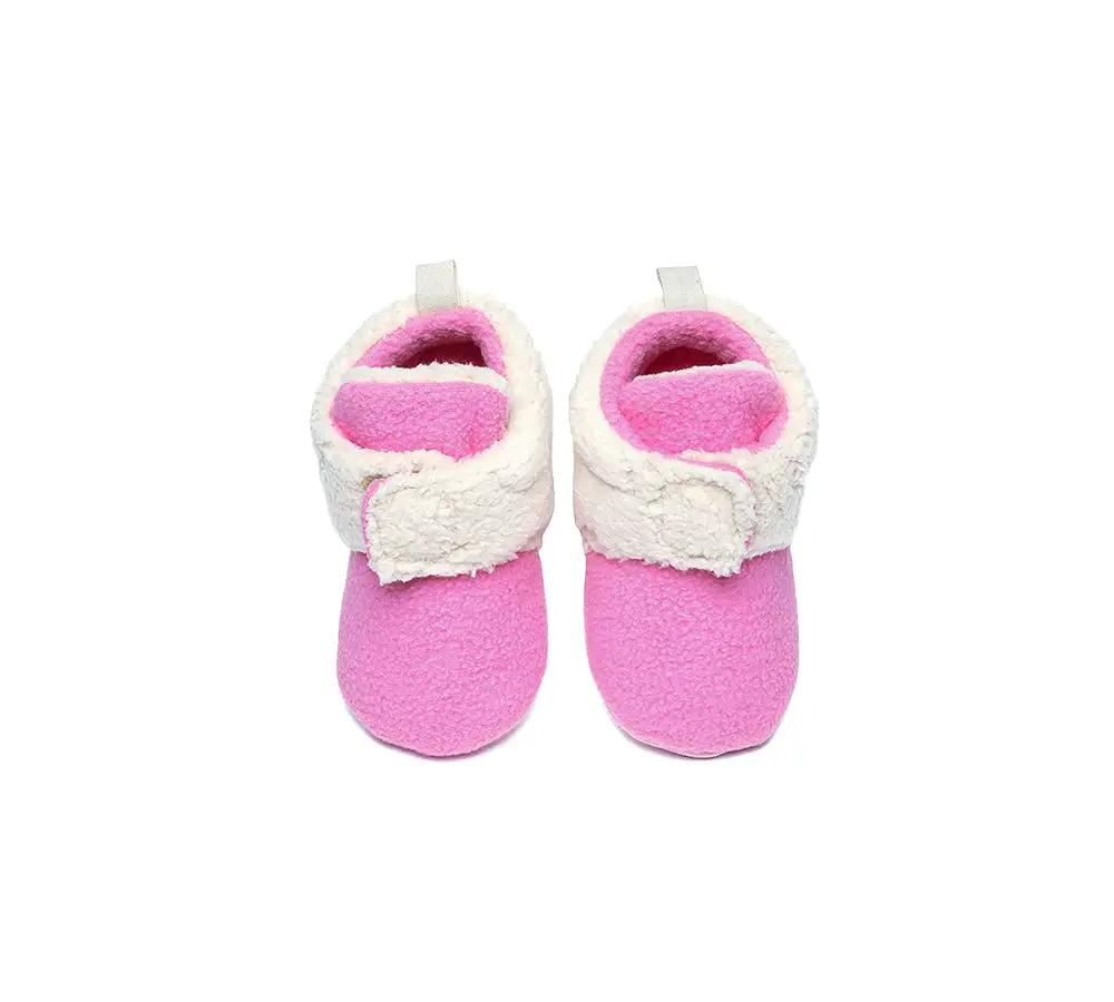 UGG AUSTRALIAN SHEPHERD Baby Booties Gift Set with Shearling Bear Beanie and Scarf